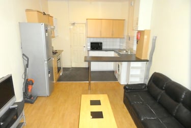 4 bed house, Scarsdale Road, Victoria Park, Manchester, M145PY - Image 1