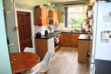 6 bed house, Lausanne Road, Withington, Manchester, M203EU - Image 1