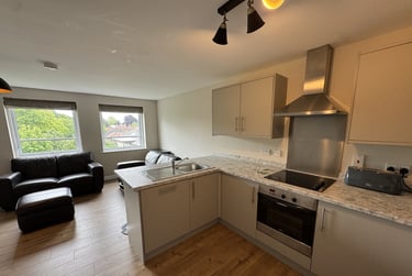 3 bed flat, Fulford Place, Grange Garth, York, YO104FE - Image 1