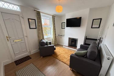 2 bed house, Brownlow Street, The Groves, York, YO318LW - Image 1