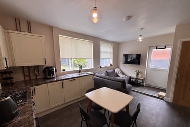 4 bed house, Ashton Avenue, Clifton, York, YO306HW - Image 2