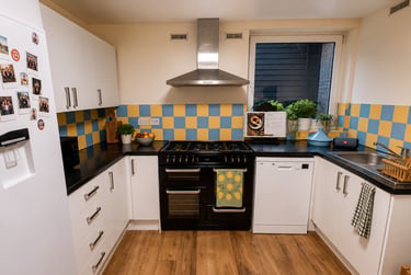 9 bed house, Lawrence Street, Layerthorpe, York, YO103DZ - Image 2