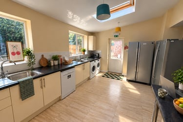 9 bed house, Green Dykes Lane, Layerthorpe, York, YO103HB - Image 1