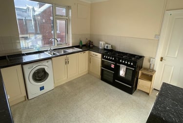 1 bed house, Burton Stone Lane, Clifton, York, YO306DF - Image 2