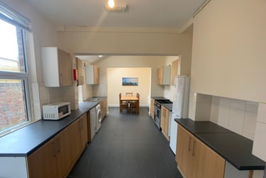 1 bed house, Feversham Crescent, Clifton, York, YO318HQ - Image 2