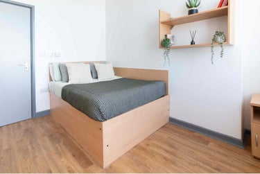Bronze Double Room with View - Image 1