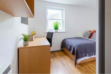 Silver Ensuite - Image 1