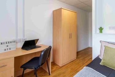 Bronze Plus Ensuite - Image 1