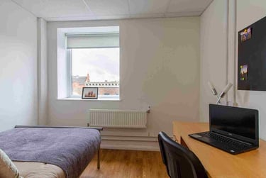 Silver Ensuite - Image 1