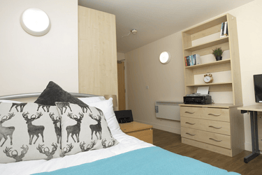 Gold Ensuite - Image 1