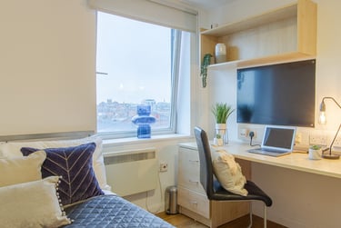 Bronze Plus 4-5 Bed Room - Image 1