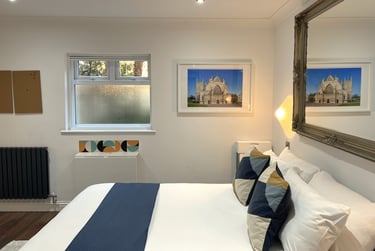 Studio 10 at Melbury Rooms & Studios, 4 Queens Crescent, City Centre, Exeter, EX46AY - Image 1