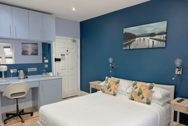 Room 6 at Melbury Rooms & Studios, 4 Queens Crescent, City Centre, Exeter, EX46AY - Image 1