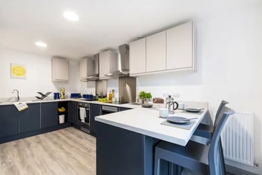 Silver En Suite - Image 8