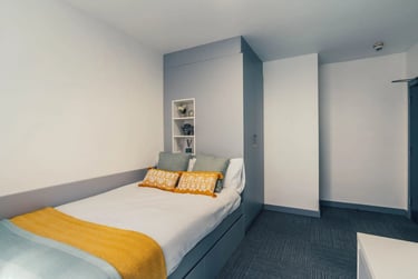 En Suite 6 Bed  - Image 1