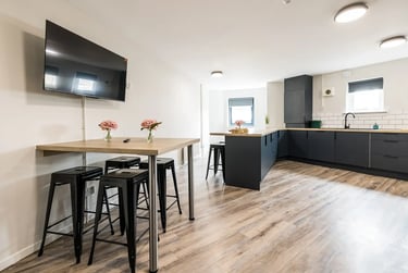 9 Bed En Suite Flat at Meadowside Court, 19 Bell Street, Dundee, City Centre, Dundee, DD11HP - Image 6