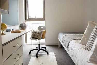 Standard En suite at East Shore, East Sands, City Centre, St Andrews, KY168LH - Image 1