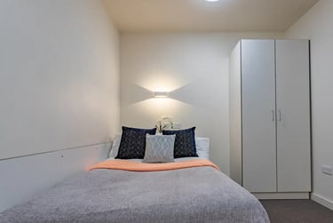 Premium En Suite at Powis Place, 2 Powis Place, Old Aberdeen, Aberdeen, AB253TX - Image 1