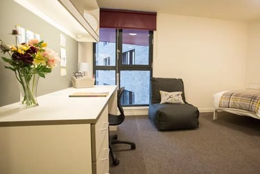 Superior En Suite at Powis Place, 2 Powis Place, Old Aberdeen, Aberdeen, AB253TX - Image 1