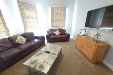 5 bed house, Hall Lane, Low Hill, Liverpool, L78TF - Image 1