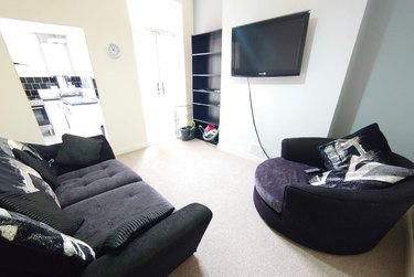 3 bed house, Halsbury Road, Kensington, Liverpool, L66DG - Image 1