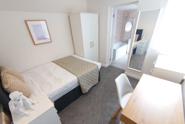 2 bed house, Renfrew Street, Low Hill, Liverpool, L78RB - Image 3