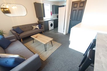 5 bed flat, Flat 2, 176 Boaler Street, Kensington, Liverpool, L66AD - Image 1