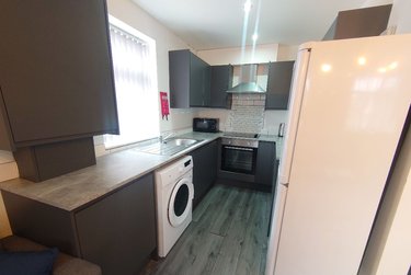 5 bed flat, Flat 2, 176 Boaler Street, Kensington, Liverpool, L66AD - Image 5