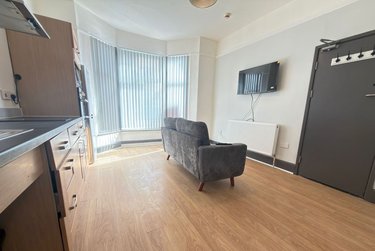 1 bed flat, Room 1, 83 Sheil Road, Kensington, Liverpool, L63AD - Image 5
