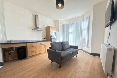 1 bed flat, Room 1, 83 Sheil Road, Kensington, Liverpool, L63AD - Image 2