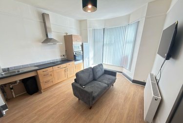 1 bed flat, Room 1, 83 Sheil Road, Kensington, Liverpool, L63AD - Image 6