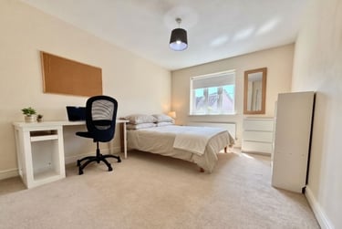 4 bed house, Roe Drive, Earlham, Norwich, NR58BT - Image 1