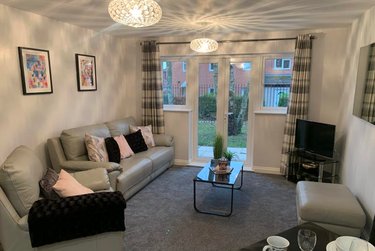 2 bed flat, 28 Old Oak Drive, West park, Leeds, LS165HB - Image 2