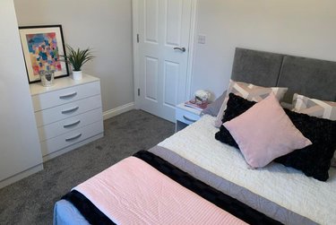2 bed flat, 28 Old Oak Drive, West park, Leeds, LS165HB - Image 4