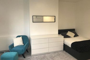1 bed studio, 1 Norwood Terrace, Hyde Park, Leeds, LS61EA - Image 4