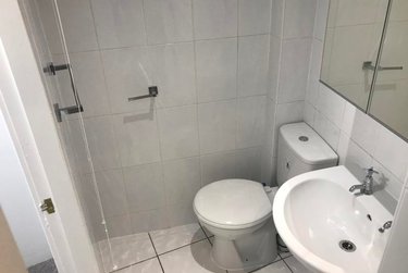 1 bed studio, 1 Norwood Terrace, Hyde Park, Leeds, LS61EA - Image 5