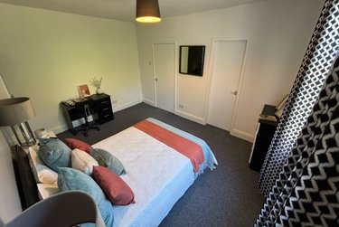 2 bed house, Station Parade, Kirkstall, Leeds, LS53HG - Image 5