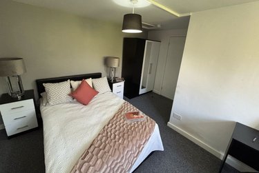 2 bed house, Station Parade, Kirkstall, Leeds, LS53HG - Image 7