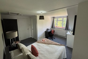 2 bed house, Station Parade, Kirkstall, Leeds, LS53HG - Image 8