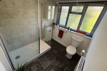 2 bed house, Station Parade, Kirkstall, Leeds, LS53HG - Image 9