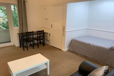 1 bed flat, Cumberland Court, Burley, Leeds, LS63BN - Image 2