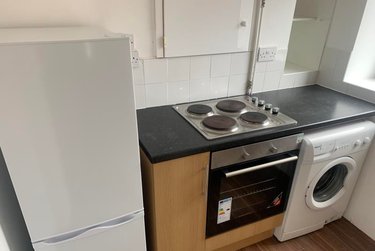 1 bed flat, Cumberland Court, Burley, Leeds, LS63BN - Image 4