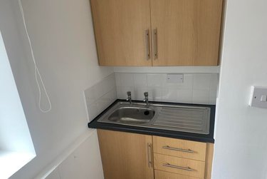 1 bed flat, Cumberland Court, Burley, Leeds, LS63BN - Image 5