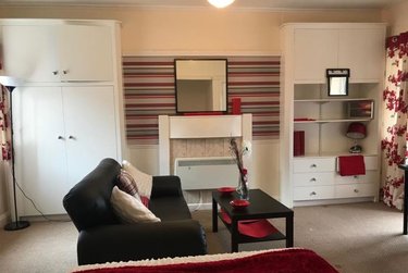 1 bed studio, Cumberland Court, Burley, Leeds, LS63BN - Image 4