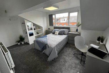 2 bed flat, Cardigan Road, Burley, Leeds, LS61LU - Image 1