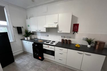 2 bed flat, Cardigan Road, Burley, Leeds, LS61LU - Image 8