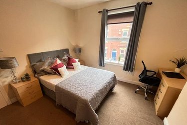 2 bed house, Glebe Avenue, Kirkstall, Leeds, LS53HN - Image 1