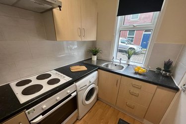 2 bed house, Glebe Avenue, Kirkstall, Leeds, LS53HN - Image 3