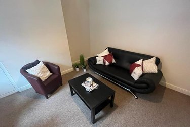 2 bed house, Glebe Avenue, Kirkstall, Leeds, LS53HN - Image 9