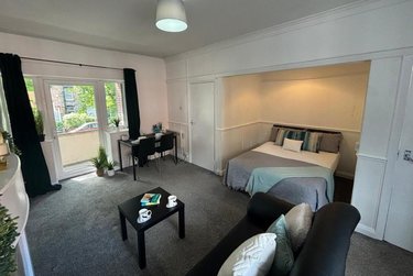 1 bed studio, Cumberland Court, Burley, Leeds, LS63BN - Image 1